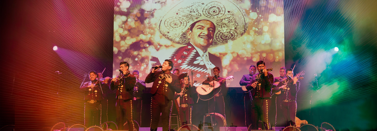 A MARIACHI CHRISTMAS
